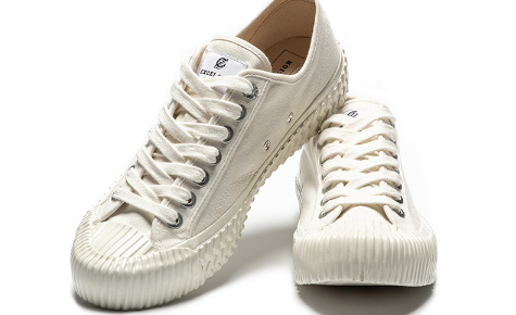 鞋子内里掉色属于质量问题吗2