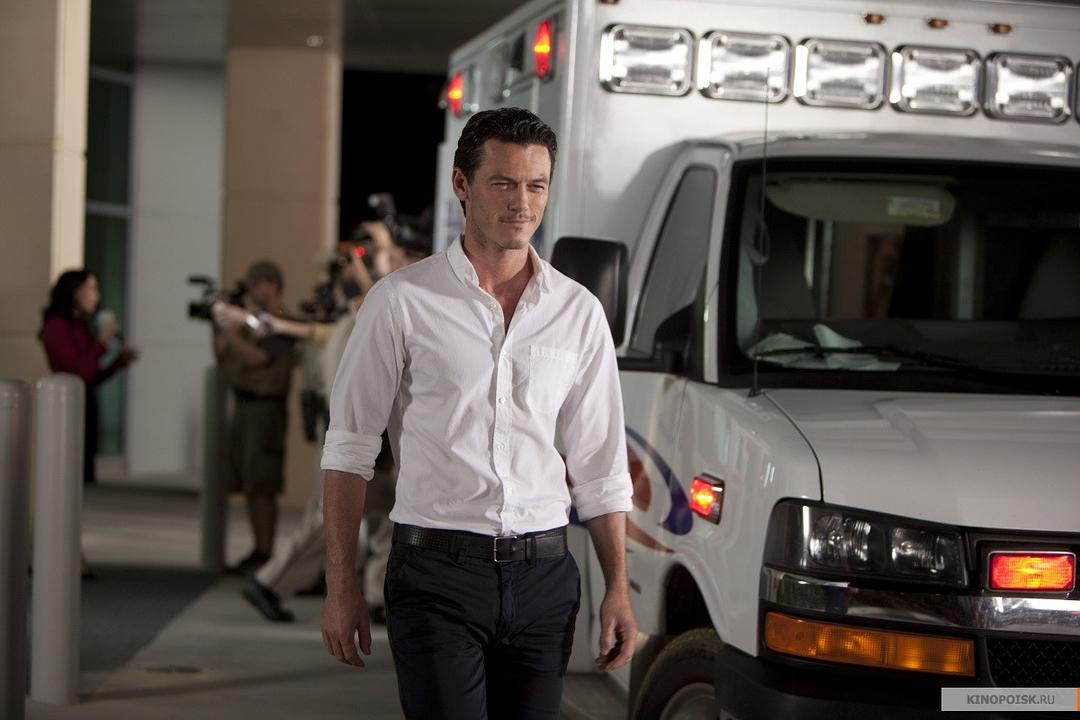 无人生还(2012)的剧照 无人生还(2012)的剧照