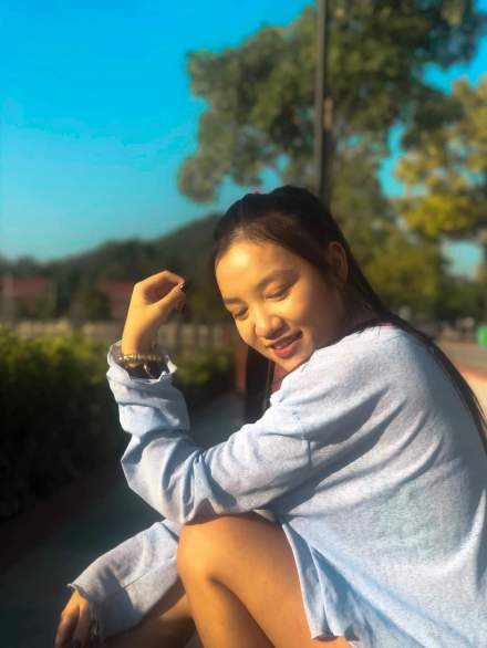 邓家希生前照片