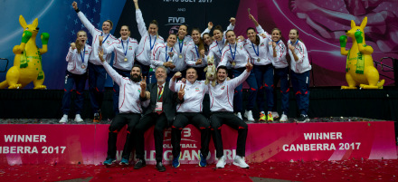 匈牙利女排获大奖赛第三档冠军