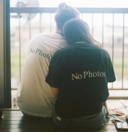 蒋劲夫与中浦悠花同框的背影图 蒋劲夫与中浦悠花同框的背影图