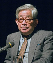 大江健三郎
大江健三郎