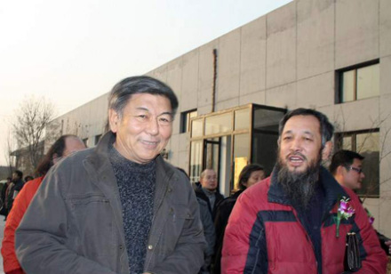 王镛先生与曲璞先生步入会场 王镛先生与曲璞先生步入会场