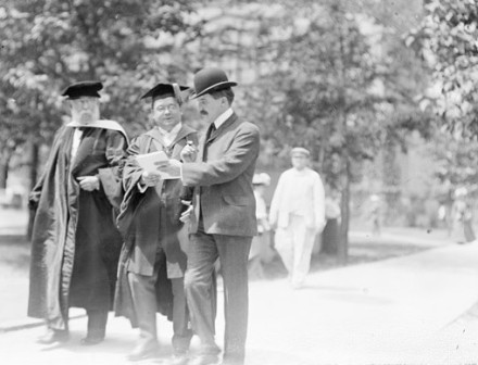 吉尔曼和芝加哥大学首任校长哈珀 吉尔曼和芝加哥大学首任校长哈珀