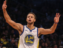 库里在比赛中 库里在比赛中