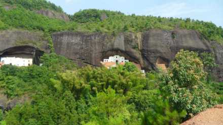 灵山冰心洞风景区 灵山冰心洞风景区