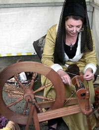 装扮成村妇的女子欢度法国国王路易十一日 装扮成村妇的女子欢度法国国王路易十一日