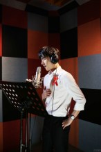 录制公益歌曲《瞳孔里的太阳》