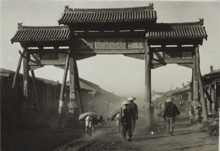 朝阳老城“凤鸣朝阳”牌楼 朝阳老城“凤鸣朝阳”牌楼