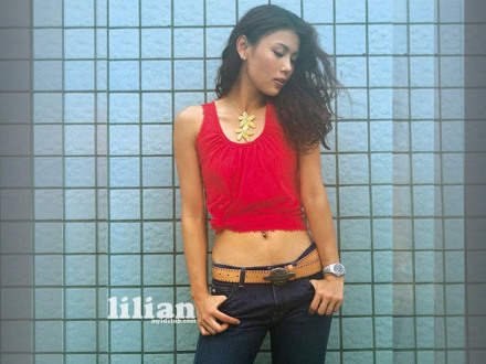 何嘉莉照片</span>
</p>
<p class=