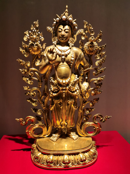 故宫珍宝馆金制天冠弥勒菩萨形象 故宫珍宝馆金制天冠弥勒菩萨形象