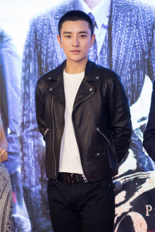 贾乃亮平头造型 贾乃亮平头造型