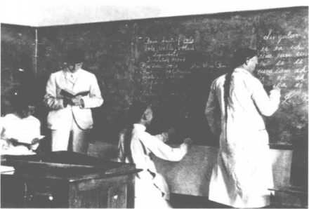 新式学堂开设的外文课程
新式学堂开设的外文课程