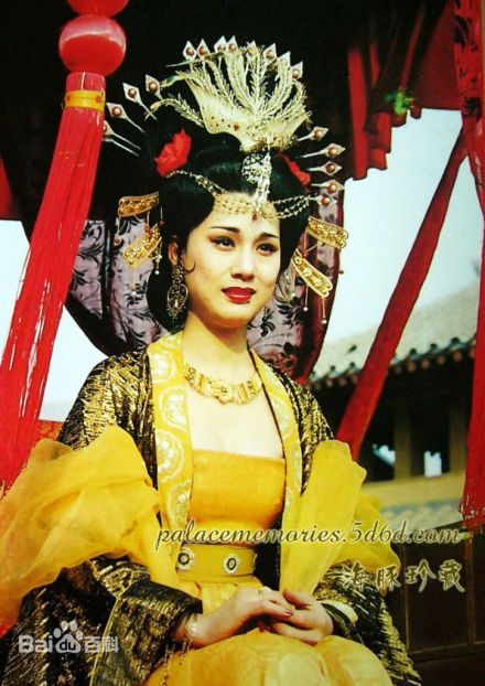 陈冲饰演的武惠妃 陈冲饰演的武惠妃