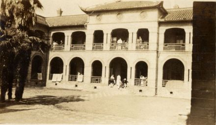 1932年时的怀施堂,1895年落成 1932年时的怀施堂,1895年落成