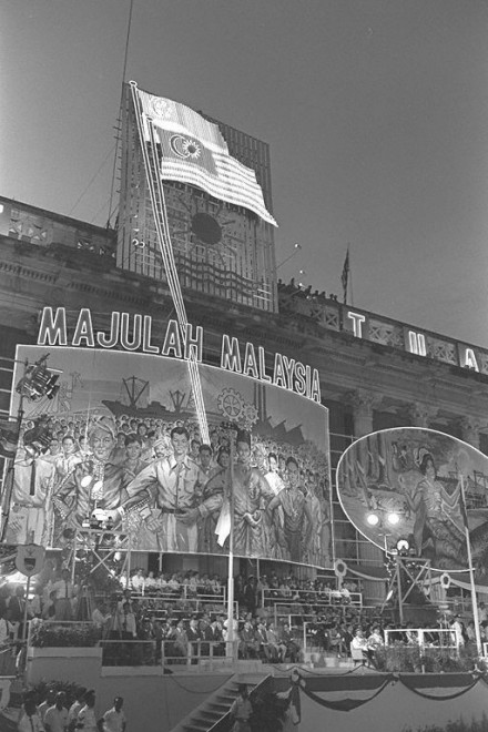 新马曾在1963年成功合并,但在两年后分家 新马曾在1963年成功合并,但在两年后分家