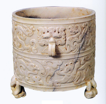 刘弘墓出土的玉樽
刘弘墓出土的玉樽