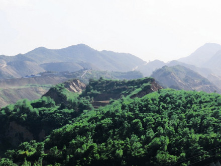 夕日的中条山郁郁葱葱 夕日的中条山郁郁葱葱