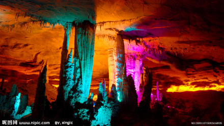 石花洞一景 - 蓬莱仙岛
石花洞一景 - 蓬莱仙岛
