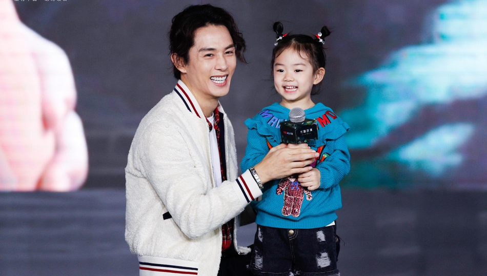 李承铉lucky《想想办法吧爸爸》发布会图