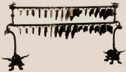 出土文物:中国古代石制编磬 出土文物:中国古代石制编磬