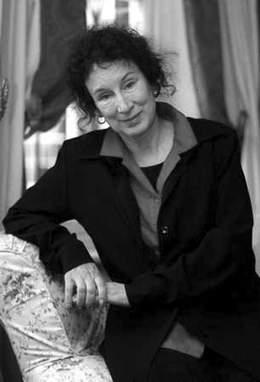 玛格丽特·阿特伍德 早年生活照 玛格丽特·阿特伍德 早年生活照