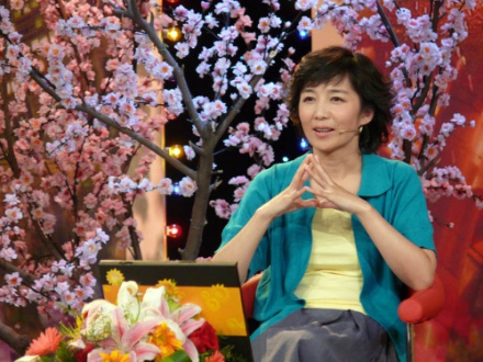 和晶主持的《实话实说》 和晶主持的《实话实说》