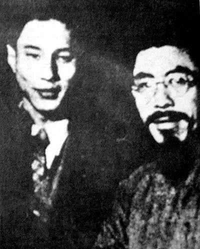 孙毓棠(左)与闻一多 孙毓棠(左)与闻一多