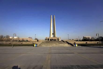 唐山大地震纪念碑 唐山大地震纪念碑