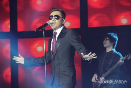 2013年中央六套元宵晚会的苏有朋
2013年中央六套元宵晚会的苏有朋