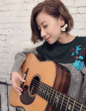 泳儿弹吉他 泳儿弹吉他