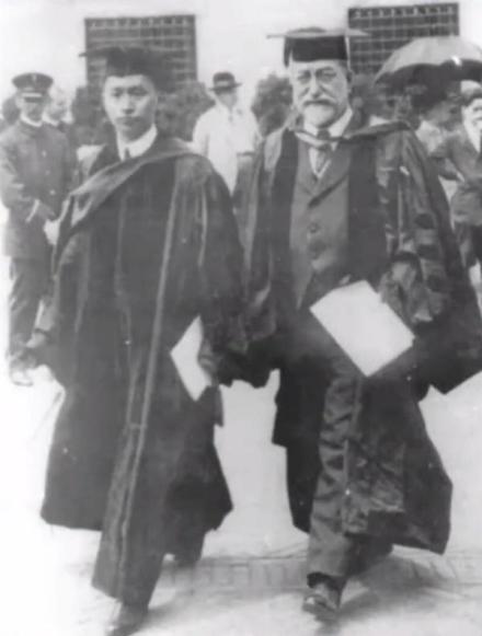 顾维钧与约翰·穆尔
顾维钧与约翰·穆尔