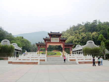 圭峰山山门 圭峰山山门