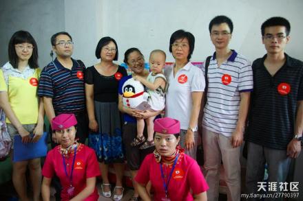 同仁女性健康关爱基金和受益人合影留念 同仁女性健康关爱基金和受益人合影留念