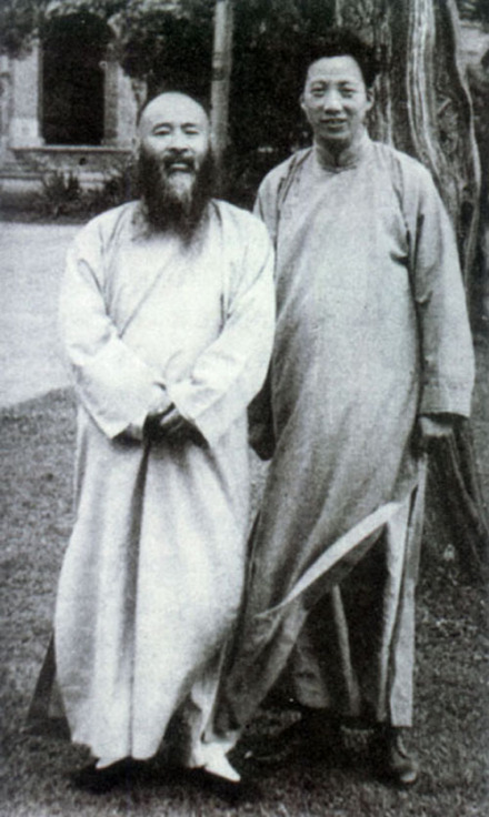 陈从周(右一)与张大千 陈从周(右一)与张大千