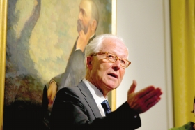 诺贝尔基金会执行董事纳斯 诺贝尔基金会执行董事纳斯