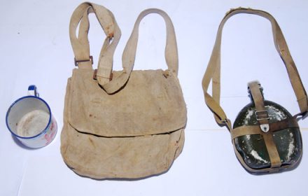 雷锋用过的茶缸、背包和水壶 雷锋用过的茶缸、背包和水壶