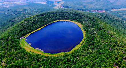阿尔山天池 阿尔山天池