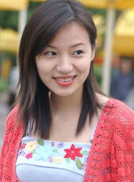 《今日一线》主持人梁音 《今日一线》主持人梁音