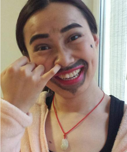 微博举办的假胡子大赛,美女自毁形象 微博举办的假胡子大赛,美女自毁形象