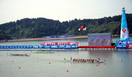 鄱阳多次举办“中华龙舟大赛” 鄱阳多次举办“中华龙舟大赛”