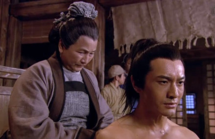 电视剧《精忠岳飞》中的岳母刺字 电视剧《精忠岳飞》中的岳母刺字