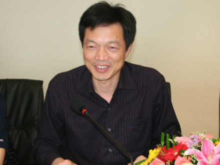 徐雁教授
徐雁教授