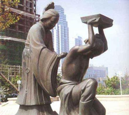 雕塑“岳母刺字” 雕塑“岳母刺字”