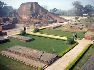 经过整饬的那烂陀寺遗址 经过整饬的那烂陀寺遗址