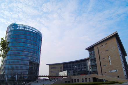 闵行校区图书馆 闵行校区图书馆