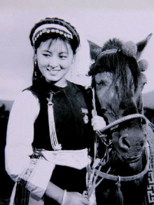 电影《五朵金花》中的杨丽坤 电影《五朵金花》中的杨丽坤