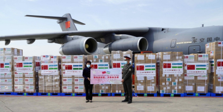 中国空军运20载物资援助乌兹别克斯坦
中国空军运20载物资援助乌兹别克斯坦