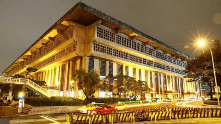 灯光下的台北火车站 灯光下的台北火车站