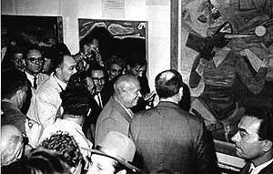 赫鲁晓夫在莫斯科马奈日展览厅举行的艺术展
赫鲁晓夫在莫斯科马奈日展览厅举行的艺术展